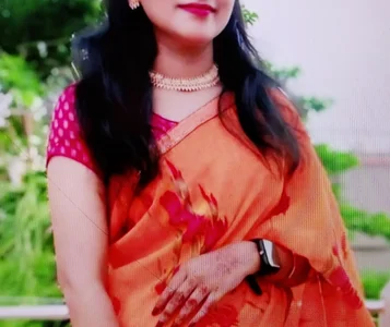Kavya17 Public4 Pic