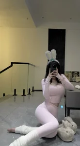 Liz-nnPublic图片 2