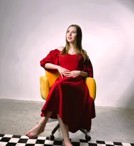 BanemAcard Lady in Red 💝 Pic