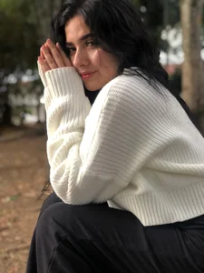 adara_johnson__ Photos in the air 🍂🍃 Foto 2