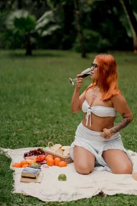 ZharaRousse Outdoors: No Secrets Kuva 4