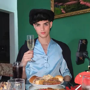 VladHellsing4's Me Sex Photo 3