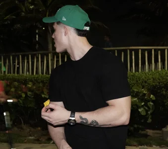 Hazzan_VelezのMmm….の枚の写真