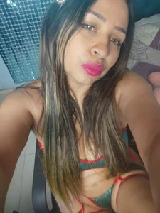 charlotee_lovee69 Public Pic 4