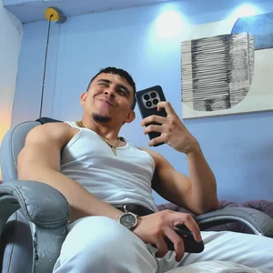 Eross_Santy Look at me Pic 5