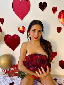 KateSkinny Happy Valentine's Day 💖🍓🎇 Foto 3