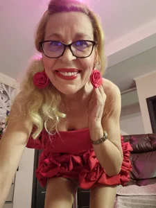 HornyMilf_555 my new dress and red Εικόνα 2