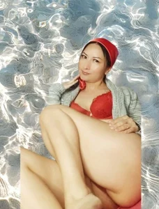 evelyn_miller___ your Girl Red ❤️ Foto