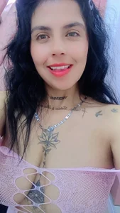 CataleyaLars20 mmmm pinky how sxy I look 🤤🤤 Pic 3