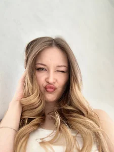 MaryManchitto Heeeey Pic