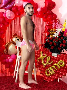 JuanDiegoKing Happy and Sexy Valentine 💖💋🌹💕🥰💞❤ Immagine  3