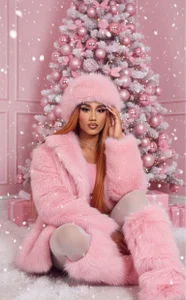 Kendall_hornyy MERRY CHRISTMAS Pic