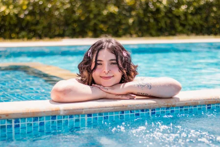 Sachi_Meow pool ♥ Foto 2