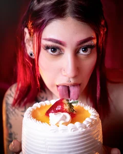 ZammyRossee Happy birthday to me. 🌹🎂 Pic