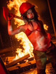 IsabellaMorettiX On Fire Foto 3