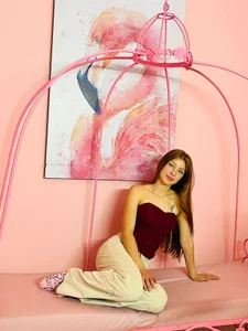 Ashley_benson_x Public Pic 2