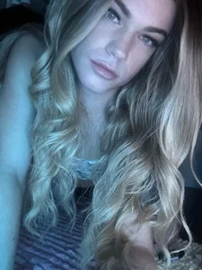 SizeQueenGaped Public Pic 2