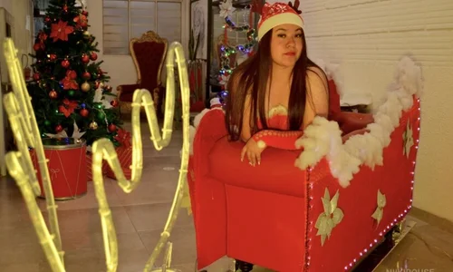 NikkiRous_ Merry christmas🥰 Pic 2