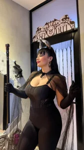 HaylenparkのMy tits are my spell 🔮の 2枚の写真