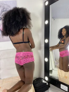 ana_myle1 Public Pic