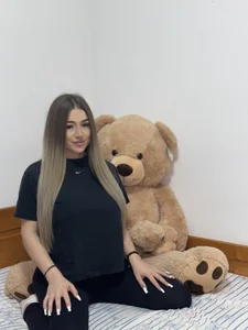 BabbyAisha: Public ( 3 фото)