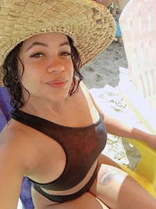 karolinaBom Public টি ছবি