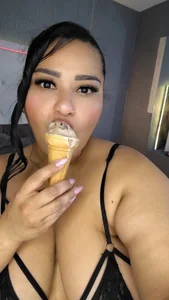 ClarigilのDo you want me to suck your cock like this?の 3枚の写真