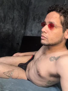 kevvo_95 KNOW MY BODY  3টি ছবি