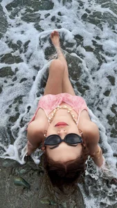 hot_petiteasian Pink sweet girl in the sea 🌊🌸 Poză 5