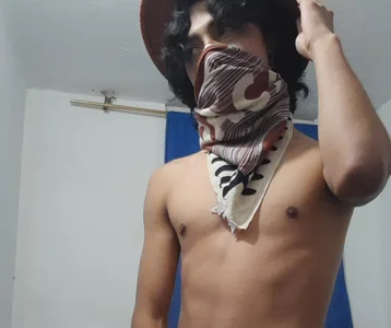 OliverTwink_nom Public Pic 4