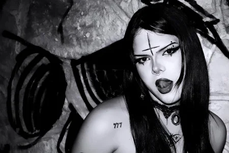 miss_violet777 your favorite demon girl😈💘 圖片