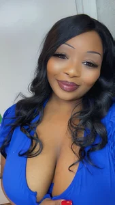 QUEENCURVELLA 😇😇😇 Pic 3