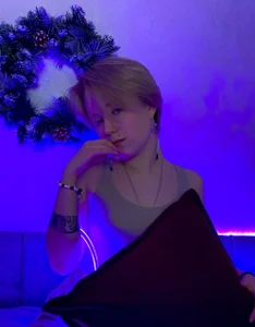 Ellie_Heavenly Neon vibe Pic 4