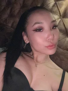 SuzySult: Public ( 5 фото)