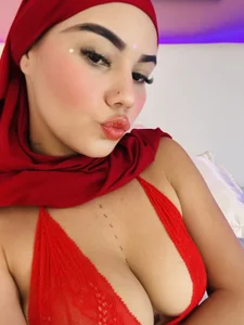 My favorite color is red❤️🪄❤️ de _Saandy  Imagens