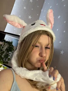 Cherry_Vessel Do I look like a female version of Bugs Bunny? Pic 9
