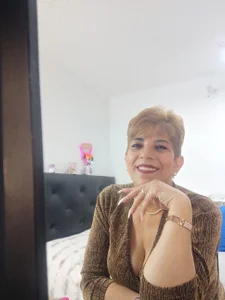 Angelina_Stone_65 kullanıcısının more me albümü -  7 fotoğraf