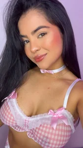 Layla_Breezee kullanıcısının I'm not just a dream albümü -  3 fotoğraf