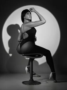 EbonySkin The side that not everyone sees 🖤🤍  3 снимка