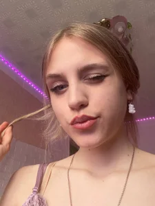 EveCoutch Public Pic 7