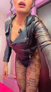 EmmaEbony_ “I'm not a girl… I'm your fantasy 😈” Pic 3