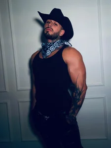 mike_belle U fav cowboy🤠🔥  5টি ছবি