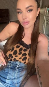 EmilyySecret Public Poză 2
