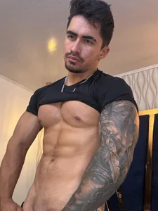 Brad_Summer horny Brad Pic 4