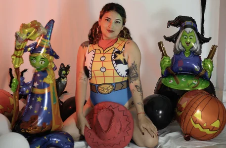 eva_rosse69: 🎃 Yeeeejaaa cowgirl👻 ( 3 фото)