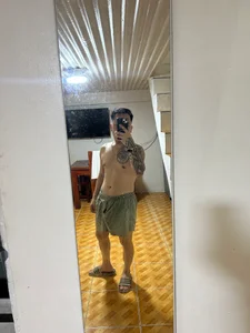hugePEACHES69xx hey wanna play with me Foto