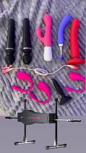 ChloeMarschのMy toys, let's choose pleasure.の 2枚の写真