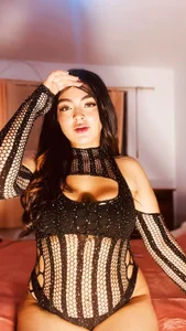 Sara-Messy Public Bilde 4