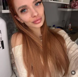 ButterflyLeahのas blue as the ocean🌊の枚の写真