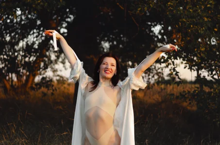 Bonnie_Naughtyy Alone with nature 🌿 Pic 2